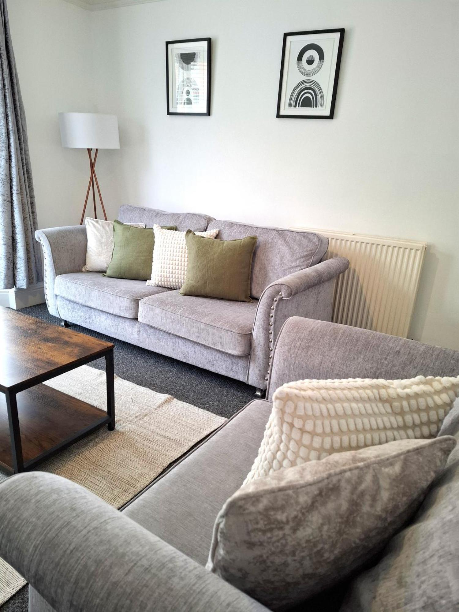 Modern Bright 3 Bedroom House Burton  ภายนอก รูปภาพ